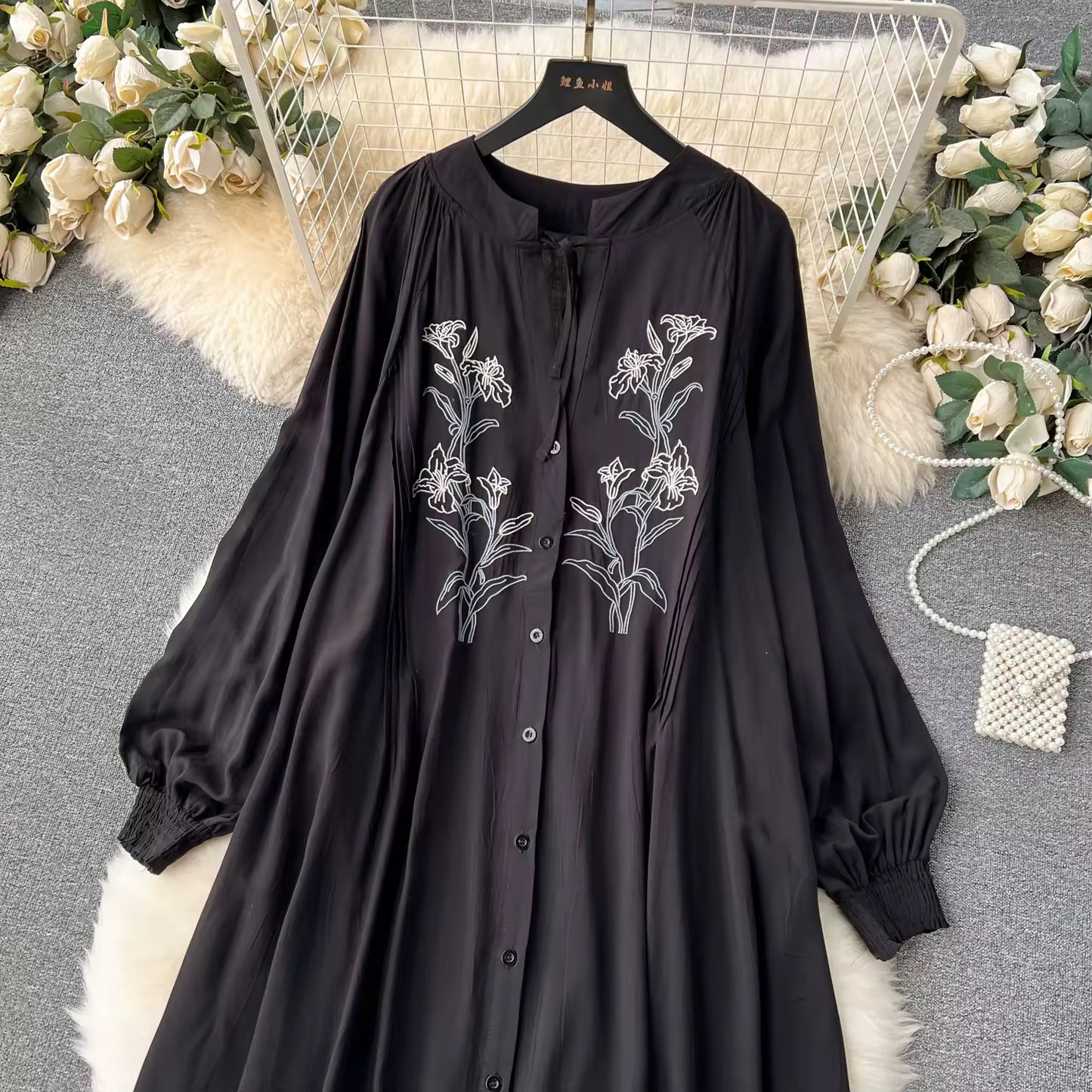 Qadira Embroidered Loose Tunic Dress