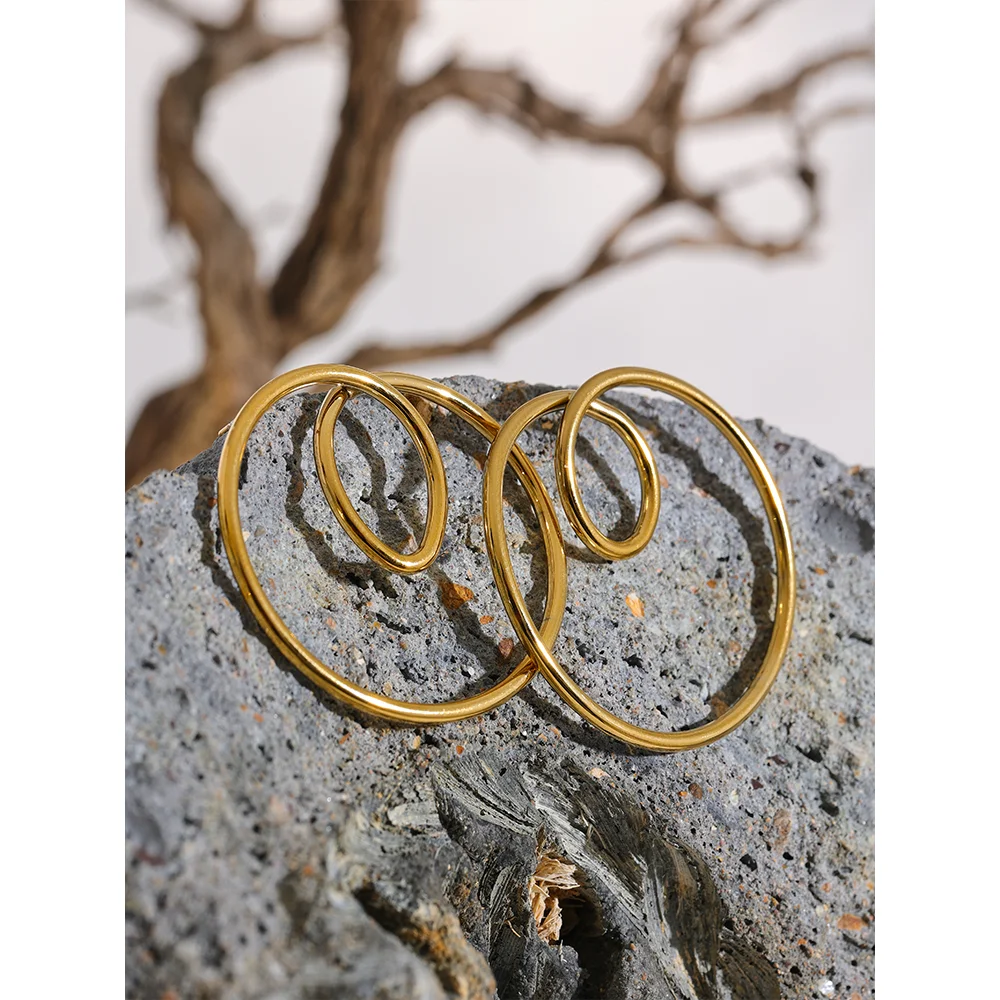 Angela Knotted Hollow Stud Earrings