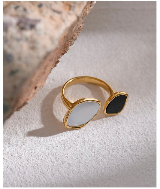 Iris Acrylic Shell Ring