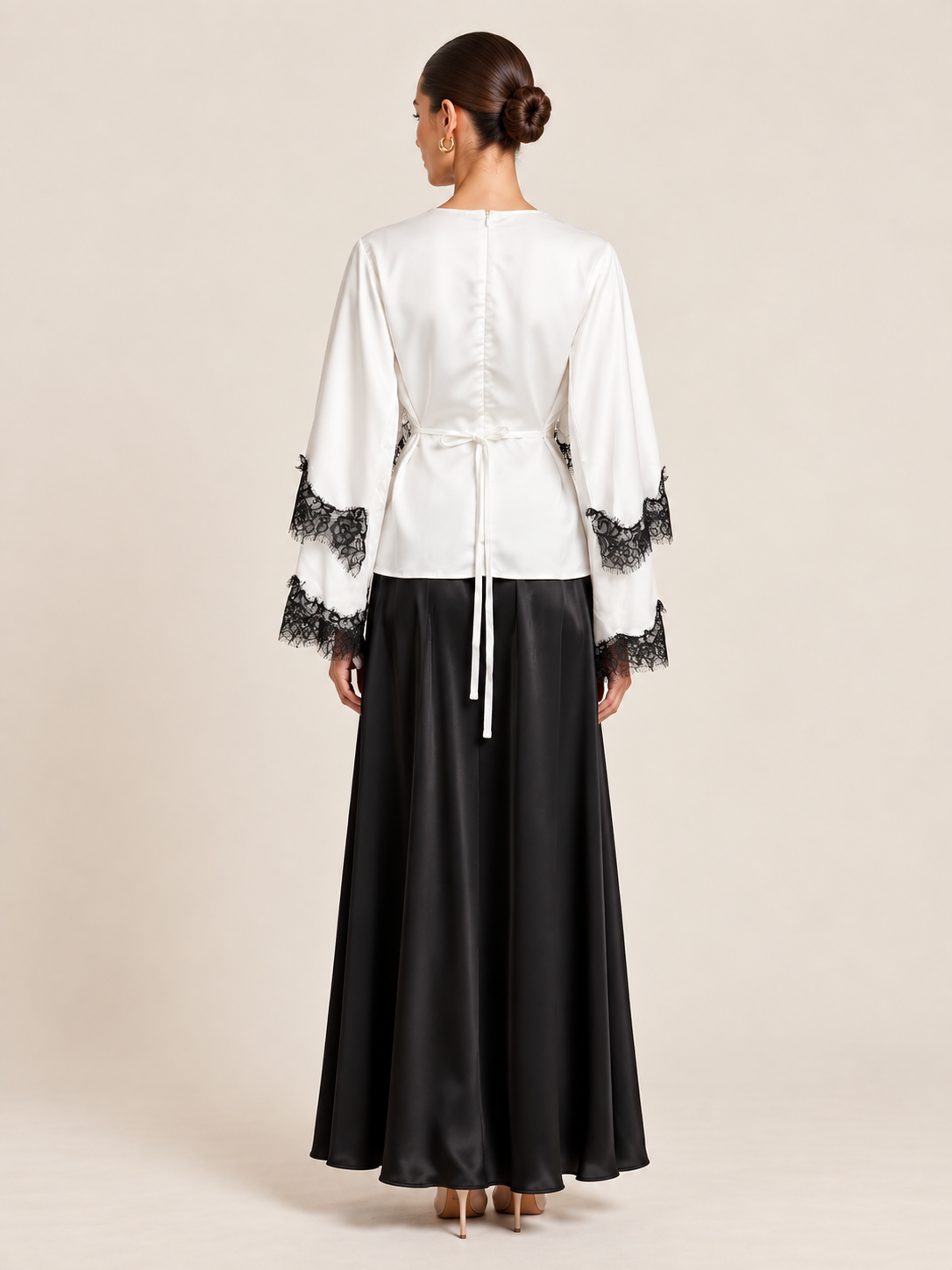 Nilofar Lace Cape Sleeve Top(2 Colors)