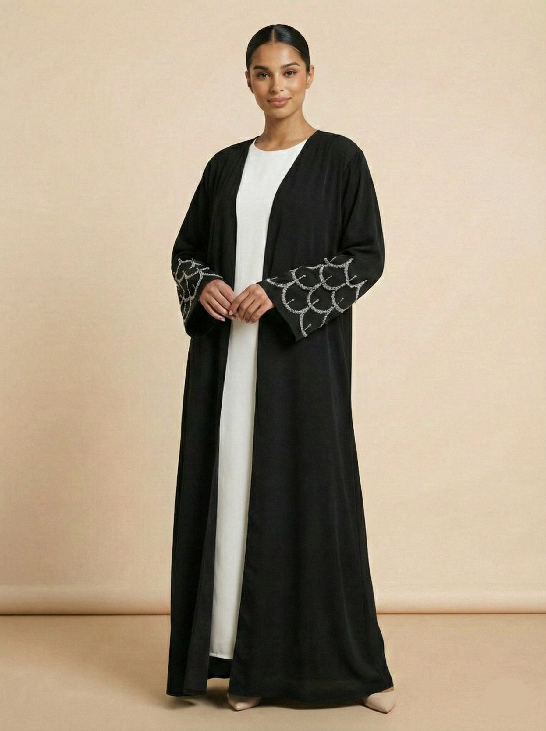 Inas Scalloped Beadwork Luxe abaya (2 Colors)