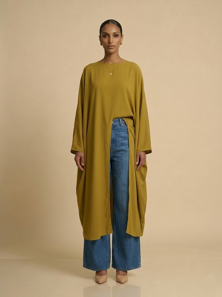 Ramiza Curved slit Top