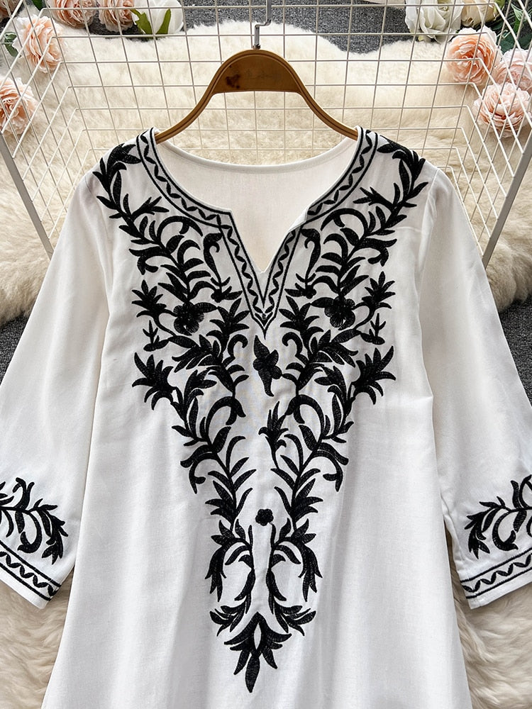 Makayla Embroidery Dress (3 Colors)