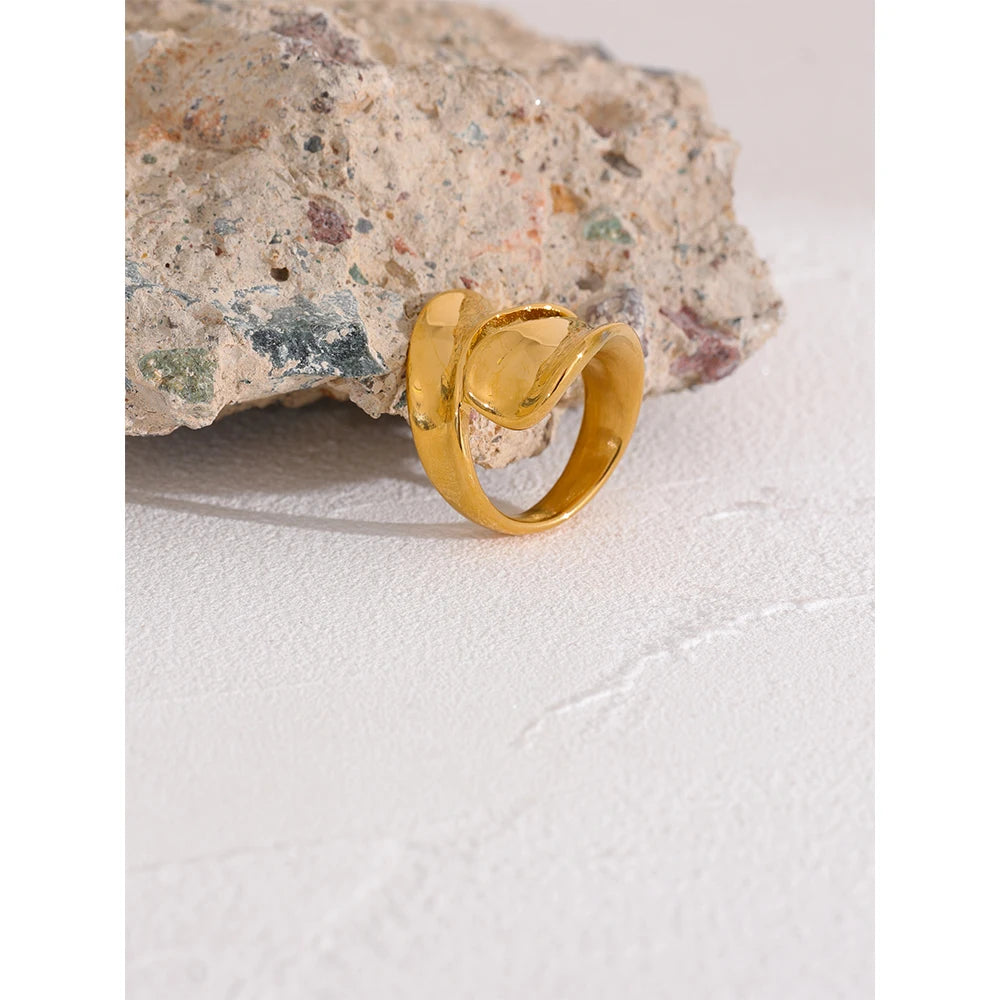 Leilani Statement Ring
