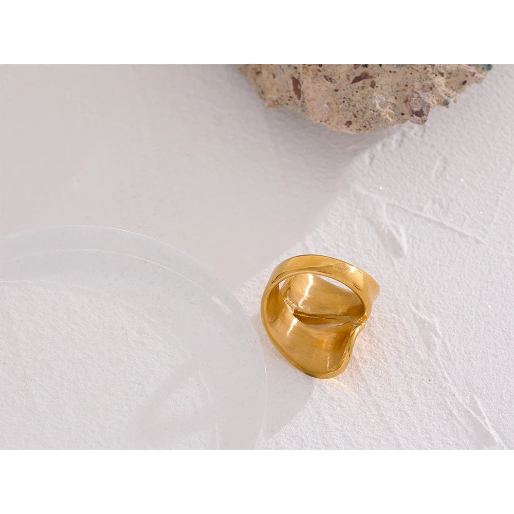 Leilani Statement Ring