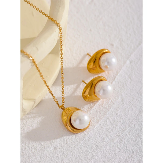 Kayla Earrings+ Necklace