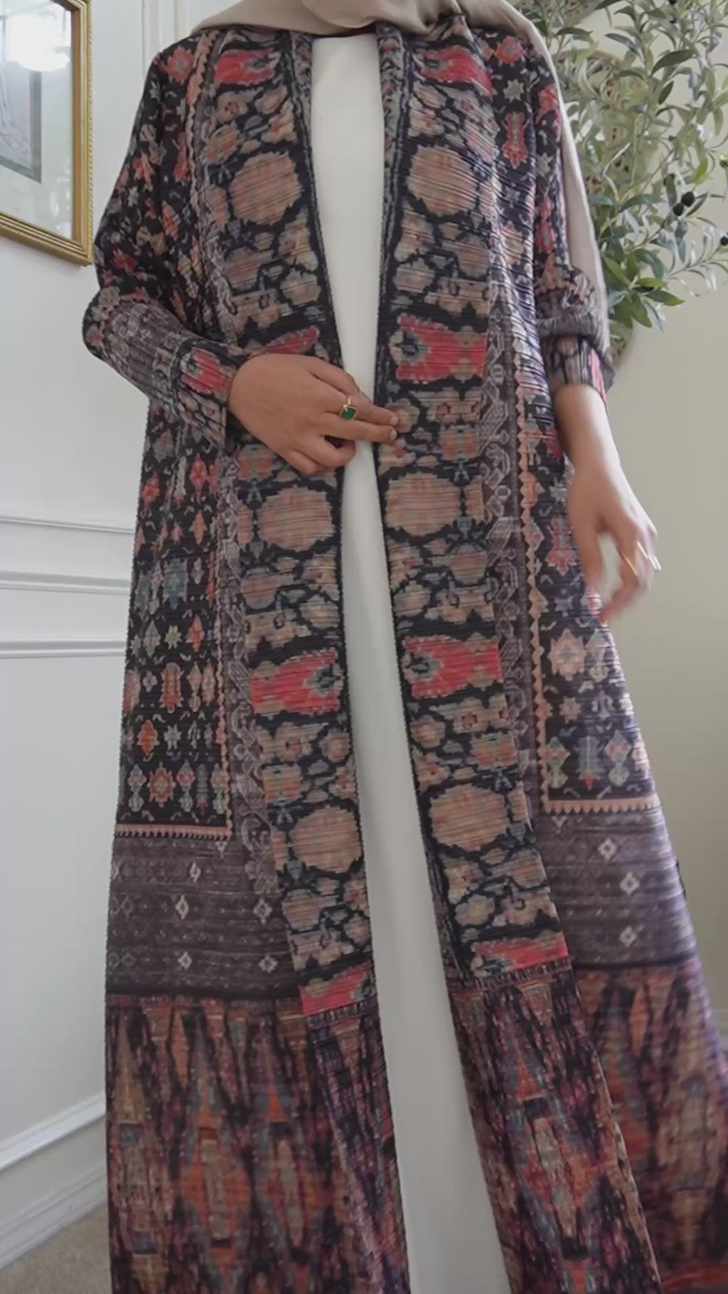 Saleena Plisse Pleated Abaya